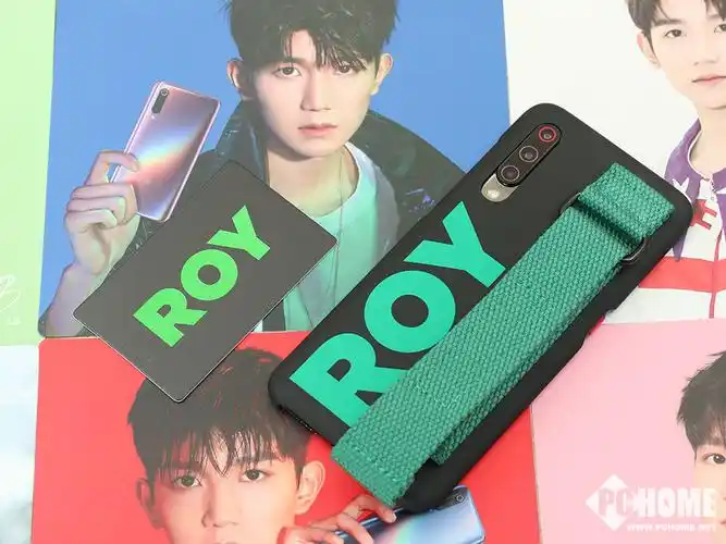 小米9王源限量版开箱 签名手机壳 勾魂写真集