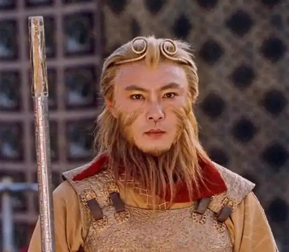 张卫健自拍被大佬转发,却被质疑摆拍立爱国人设,网友直呼太离谱