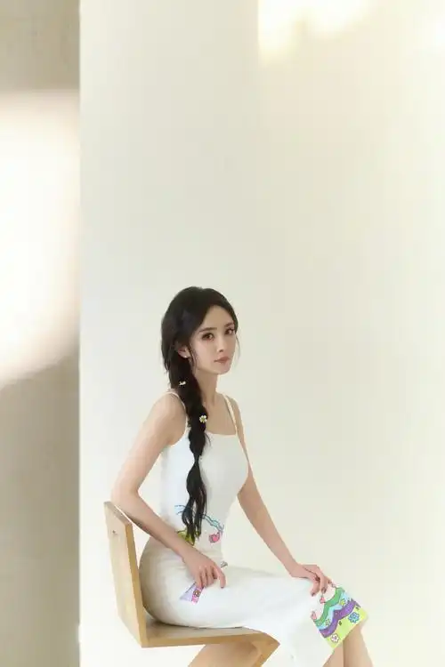 杨幂手绘裙##杨幂 步步生莲