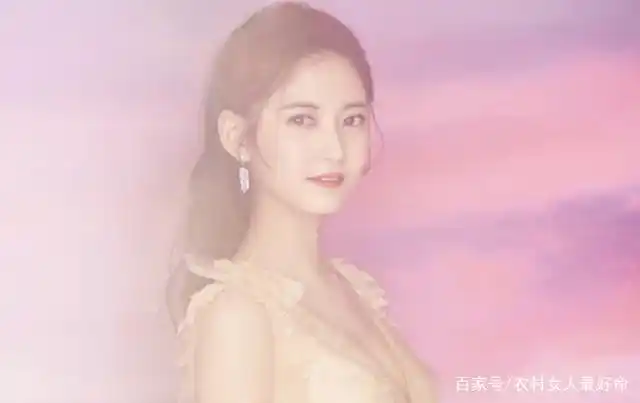 陈钰琪深v黄色连衣裙微卷的长发妥妥女神范