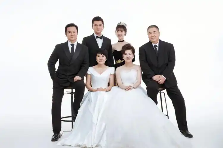 带双方父母拍全家福能有多好看