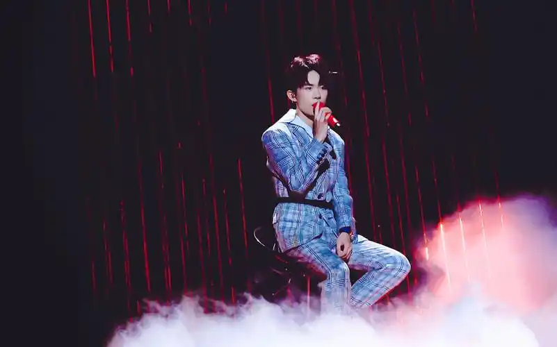 銆4q銆戞槗鐑婂崈鐜17宀佺敓鏃ヤ細銆奤npre