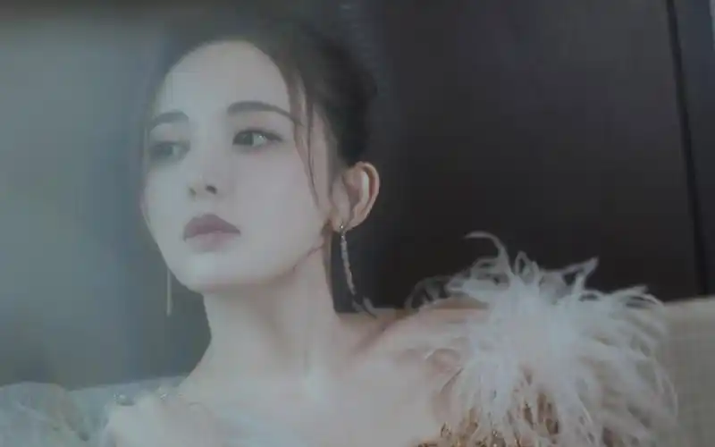 古力娜扎性感柔美写真桌面壁纸