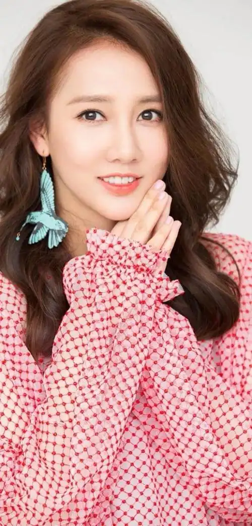 美女歌手弦子惊艳写真图集