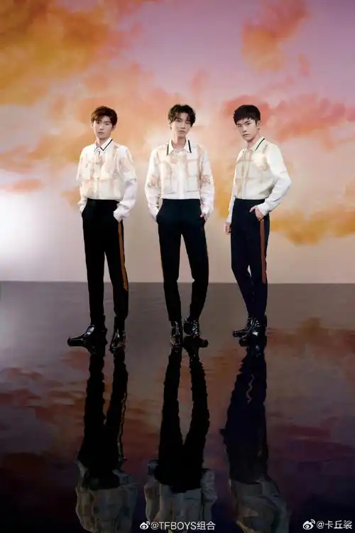 压力给到李飞##压力给到时代峰峻##tfboys十周年演唱会还不官宣吗