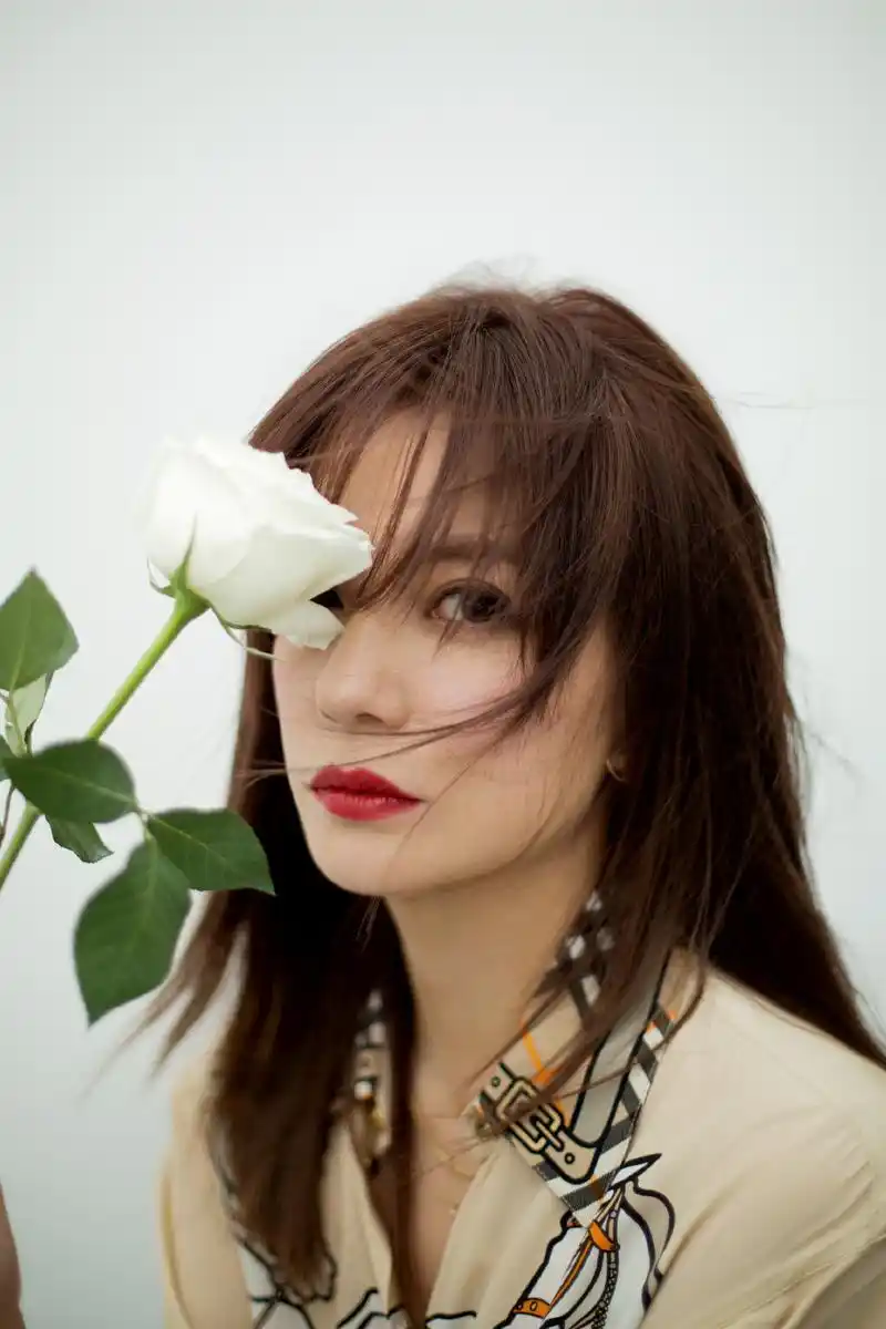 赵薇性感时尚靓丽写真图片