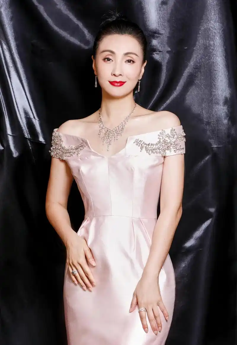 陶虹高清壁纸美图,红极一时,风韵犹存