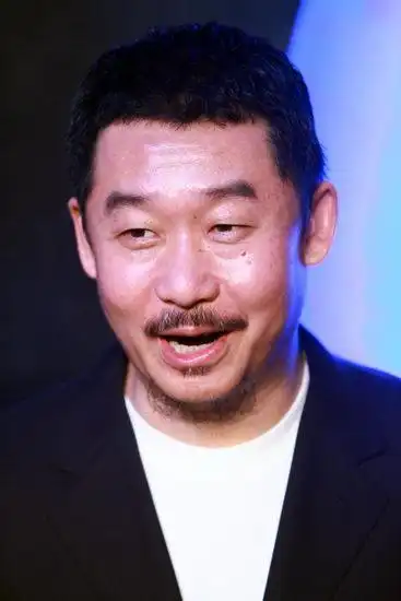 图文:《绝命岛》发布会-刘桦笑容满面