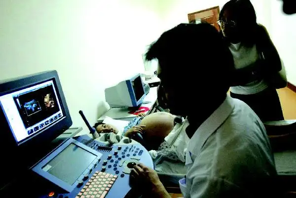 给胎儿拍个电影四维动态彩超让你知道腹中孩子在忙什么图