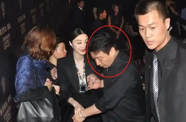 对外,穆晓光的身份一直是范冰冰的经纪人.