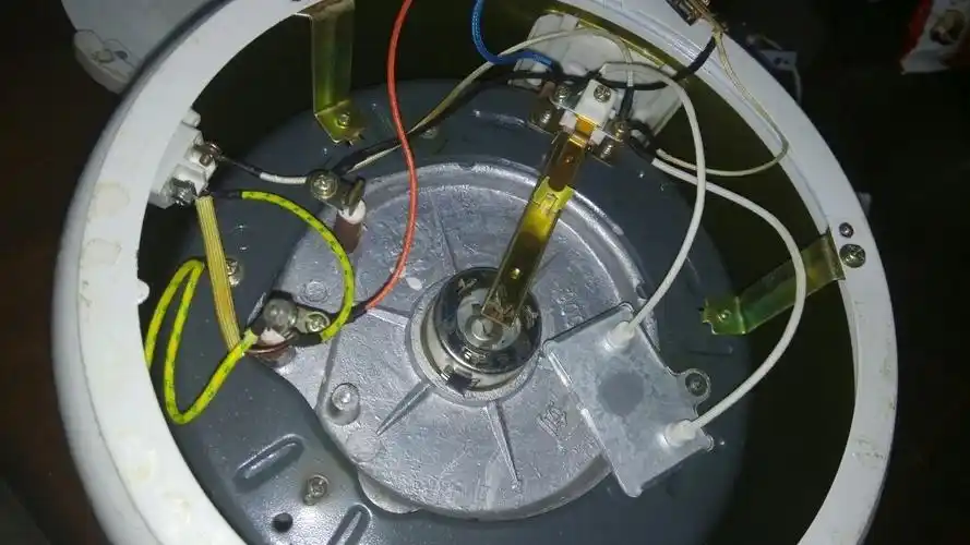 有事知道宜万家电饭煲的总成开关电路能否用在万家乐的电饭锅上,二者