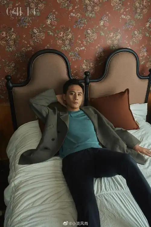 chic magazine#@刘烨一段又一段表演故事巧妙更迭,转化成了他的个人