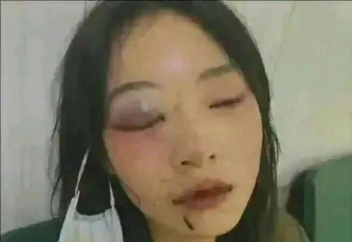 曾经的武汉校花陈怡,因爱情嫁到非洲部落,当时父母极力反对,多次劝解