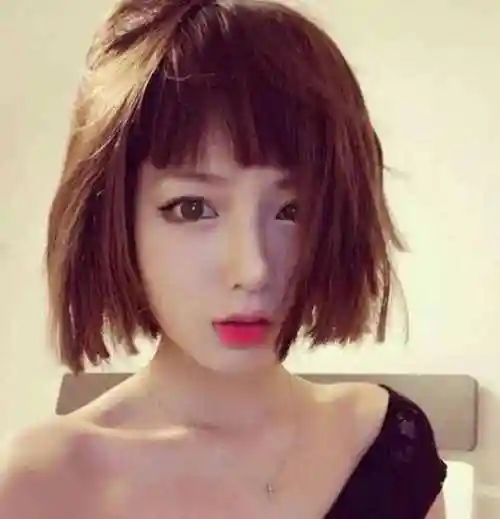 10款长脸适合的短发,彰显独特的女人韵味