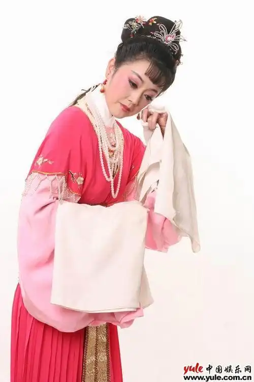 倪琳_明星档案_写真_图片_资料_照片_中国娱乐网