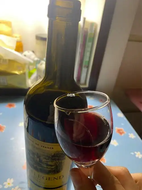 今晚想喝酒一个人静静品味人生心情百感交集