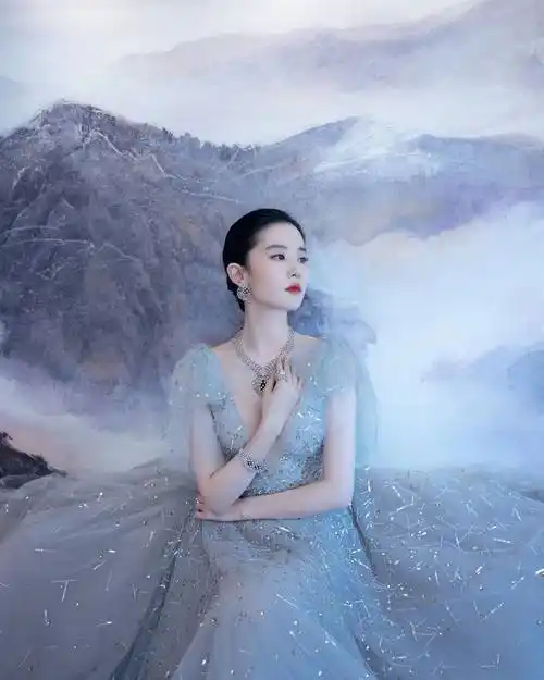 刘亦菲个人资料(神仙姐姐:刘亦菲唯美画面及情感历程) | 说明书网