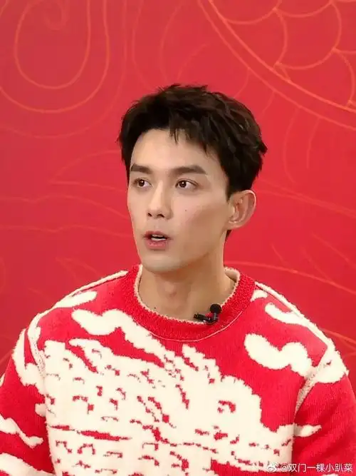 吴磊直播连麦实现粉丝愿望##吴磊说嗓子限制了他的发挥