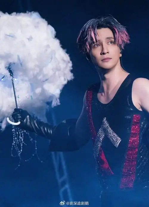 薛之谦巡演劳模#薛之谦官宣北京,深圳,苏州3地18场演唱会!