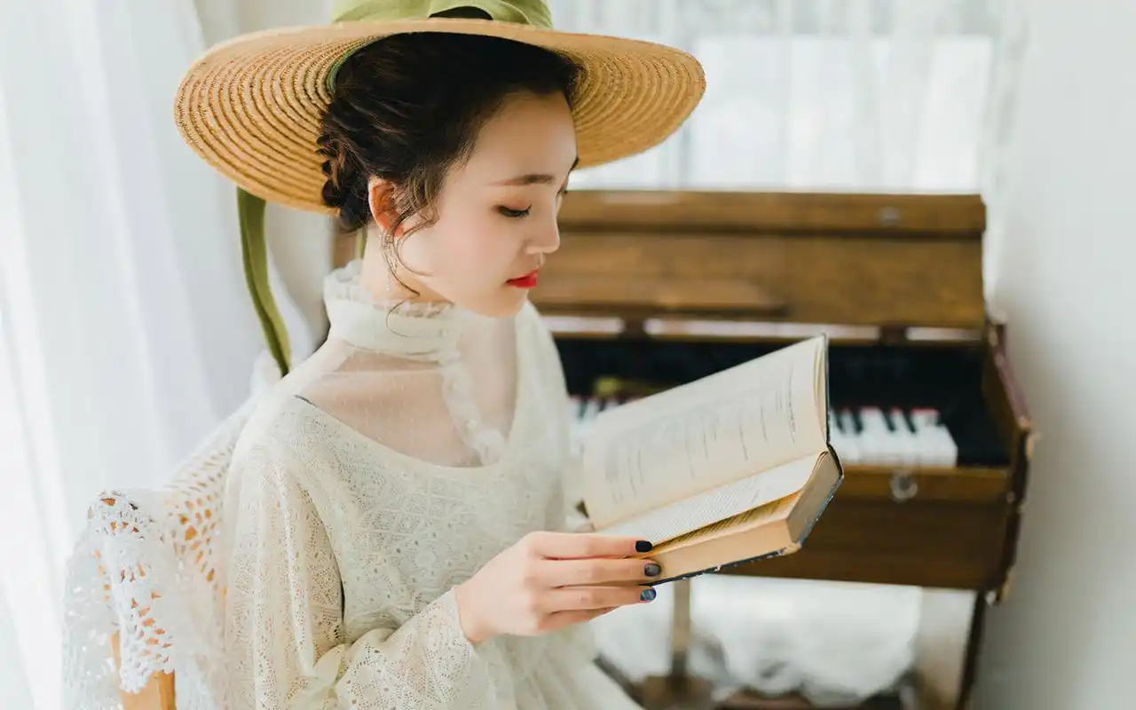 气质美女欧式复古风写真图片桌面壁纸