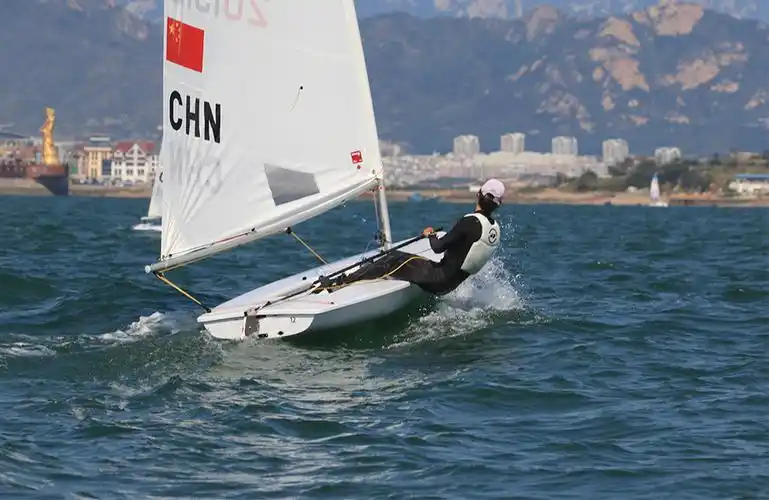 记2016世界杯帆船赛男子激光级