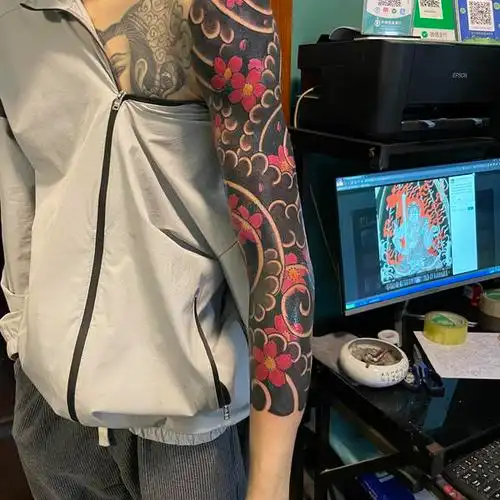 樱花臂帅哥喜欢七分袖