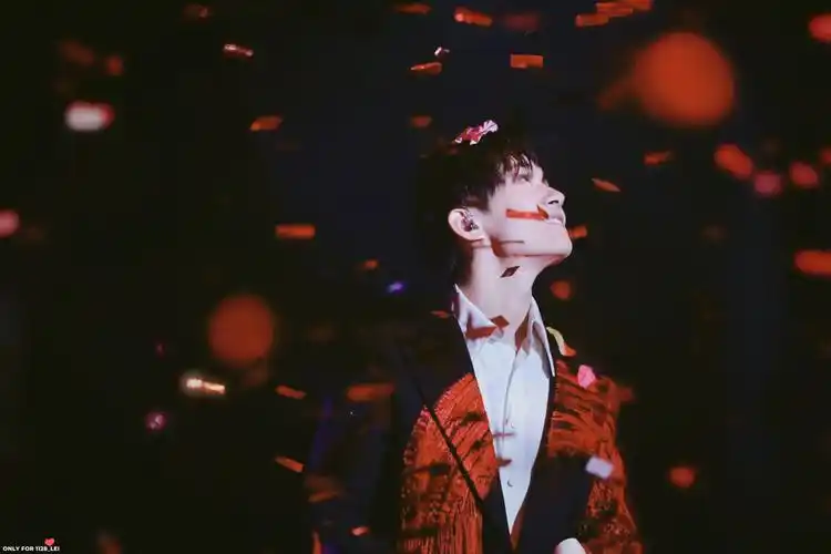 易烊千玺【图cr:logo】 - 堆糖,美图壁纸兴趣社区