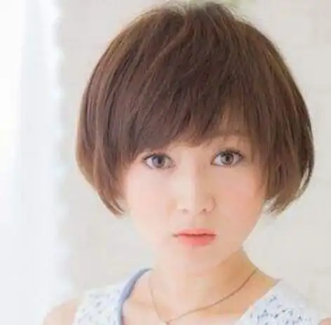 女生碎发波波头短发发型图片