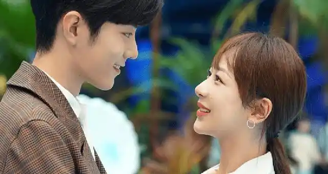 肖战和杨紫官宣结婚,联合发布婚礼邀请函,希望一起见证幸福时刻