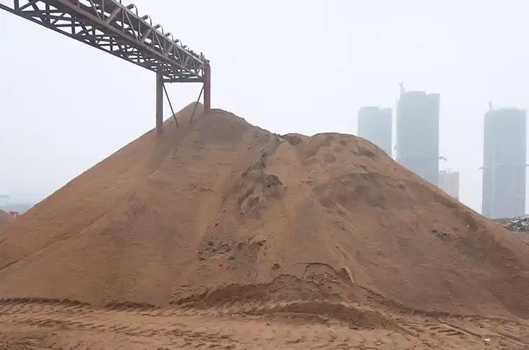 废旧砖头粉碎后可以做沙子,请不要扔了!