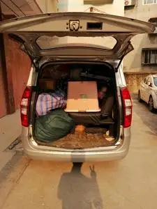 货拉拉搬家面包车