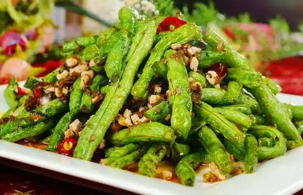 炒四季豆时,千万不要直接炒!少了这1步,四季豆不脆,还会发黄