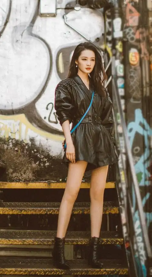 李沁时尚街拍美图