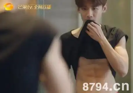 白敬亭大秀八块腹肌 娱乐圈有颜有料的男星都还有谁