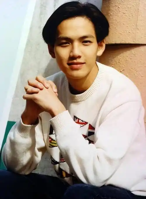 原创放过观众吧皮都皱了还扎堆演古偶的男星们年近40演未成年