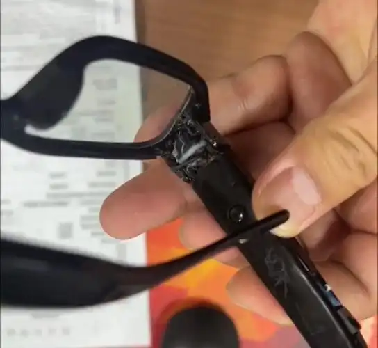 广西两男子考驾照作弊,假发眼镜齐上阵!_腾讯新闻