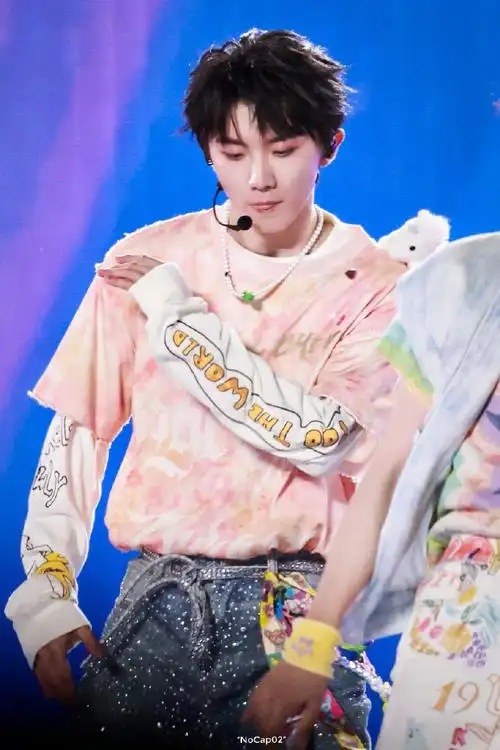 马嘉祺超话  240503-6@时代少年团队长-马嘉祺  #马嘉祺楼间楼演唱会