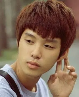 塌鼻子男生适合什么发型(2)_男生发型_西子美发网