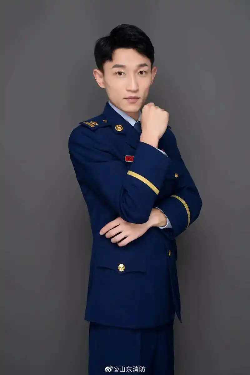 蓝朋友 更新一波壁纸 - 抖音