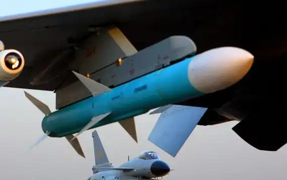 图文挂载在歼10机翼下的sd10空对空导弹