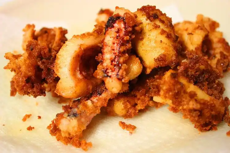 酥炸鱿鱼的做法步骤_寒飘_美食天下