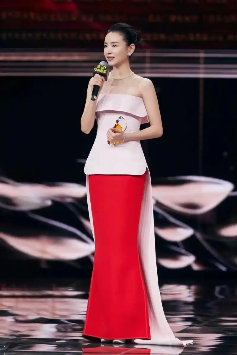 董洁.董洁#董洁#明星#壁纸 - 抖音