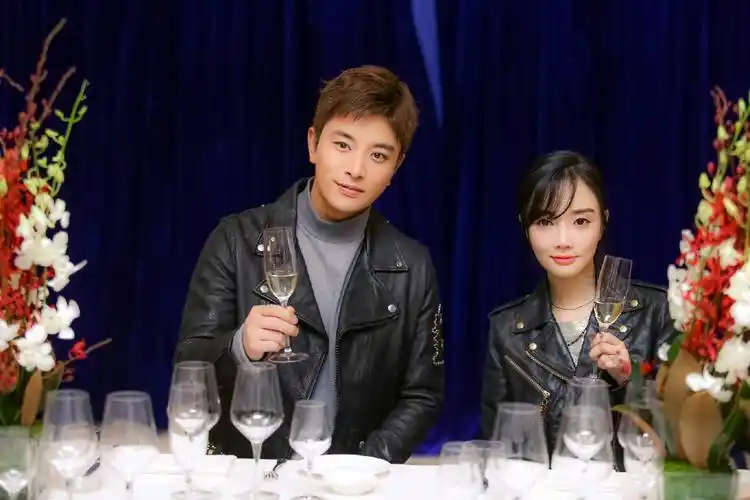 回顾李小璐的母亲张伟欣挽救过女儿的婚姻现在我的心最痛