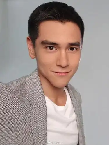 舒淇晒彭于晏余文乐合照送祝福现在的男神都有侧颜杀