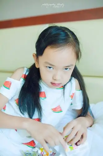 调皮搞怪的冉冉小妞.