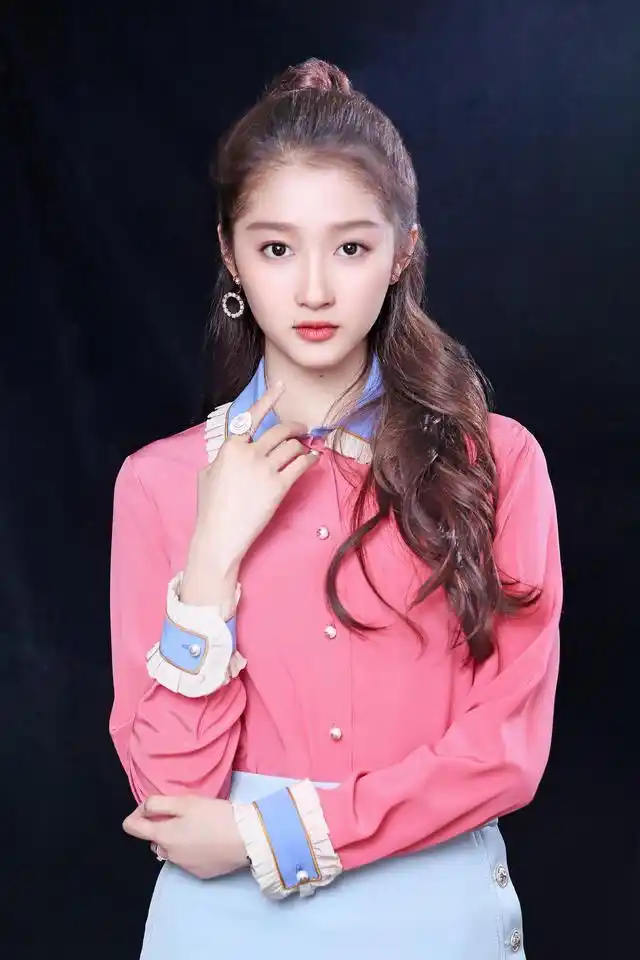 外媒镜头下的中国女星原形毕露未修图曝光检验下到底谁能抗住