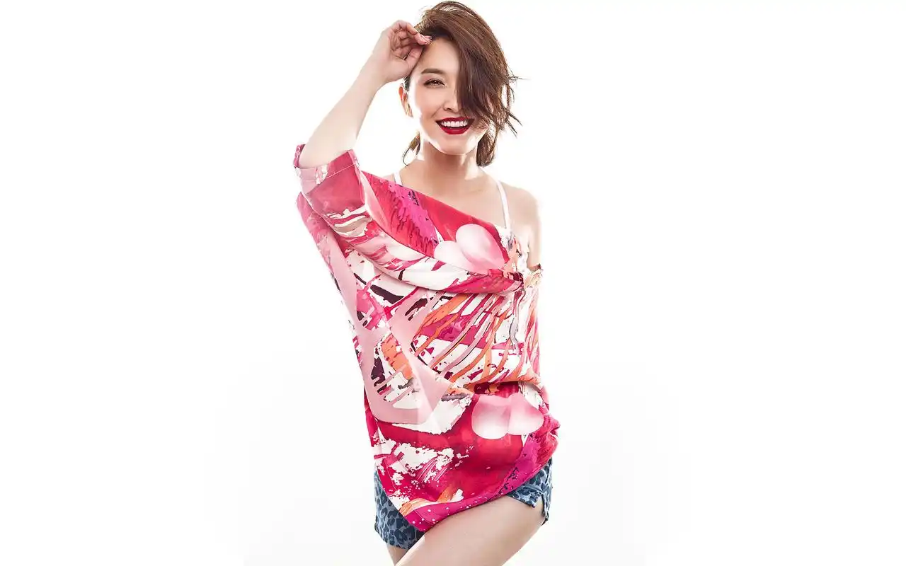 台湾女明星徐洁儿高清电脑桌面壁纸