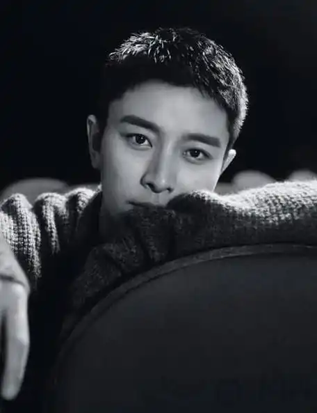 贾乃亮被曝近况!在三亚酒吧被拍,前任李小璐也在三亚