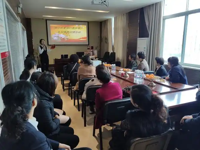 民泰银行温岭横峰支行第二次为客户举办生日会