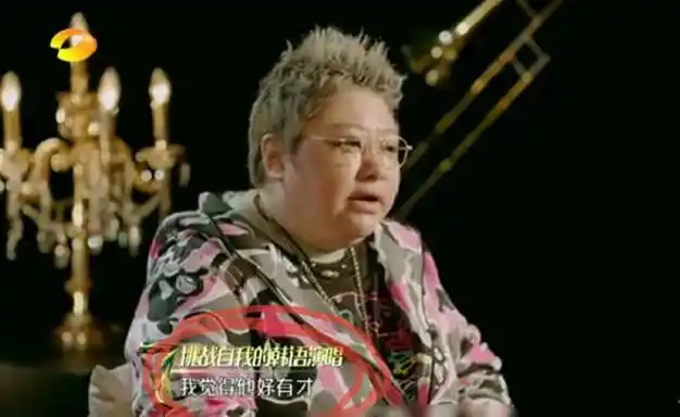 权志龙过往诡异举动被扒疑似是毒瘾发作肢体表情神似刘亚仁